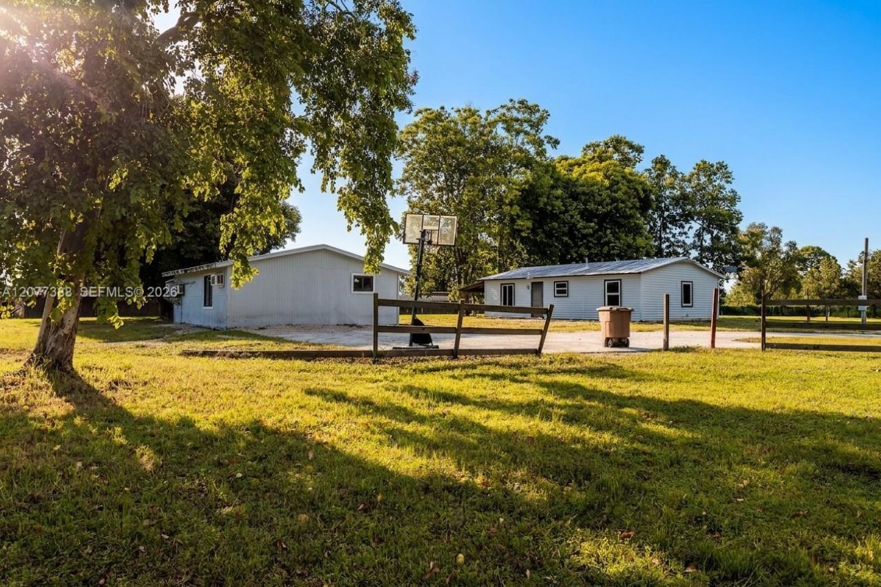 1659 Crescent Ave, Labelle, FL 33935 Main Photo