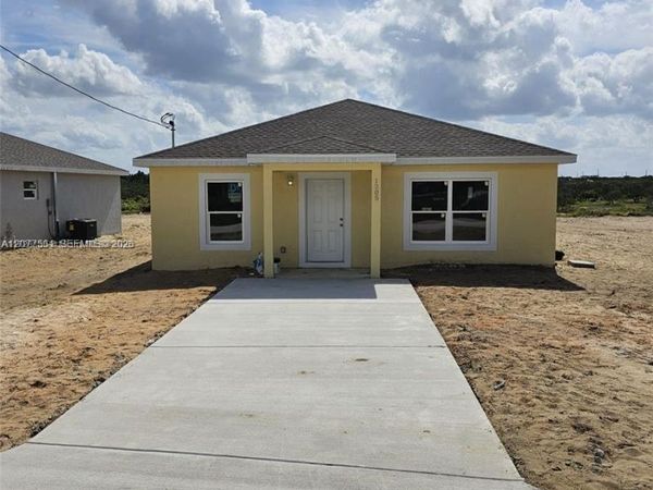 1211 Ramona Avenue , Sebring, FL 33870