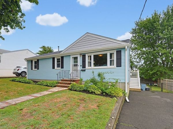 7 Haskell Pl, Peabody, MA 01960