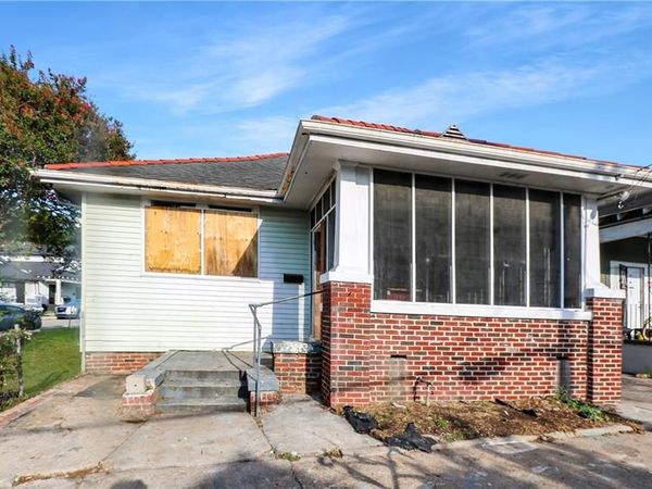 1306 S GENOIS Street , New Orleans, LA 70125