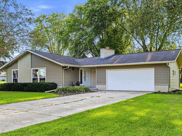 N7104 LEONARD DRIVE, Fond Du Lac, WI 54935