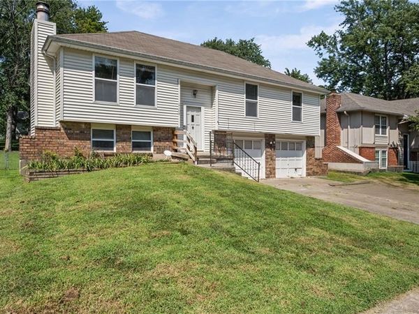 2104 NW 64th Terrace, Kansas City, MO 64151