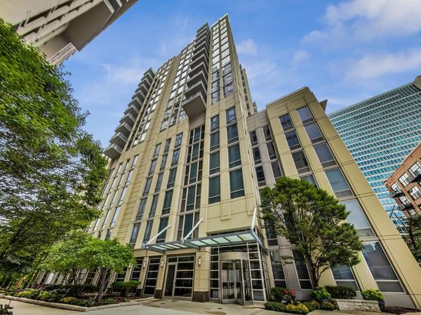 720 N Larrabee Street , Unit 1405, Chicago, IL 60654