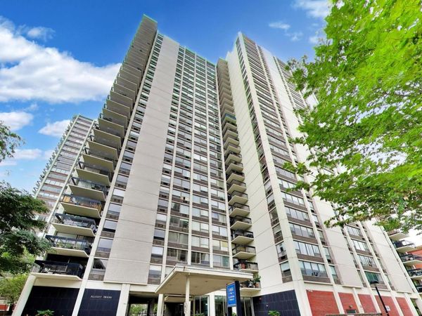 1460 N Sandburg Terrace , Unit 1901, Chicago, IL 60610