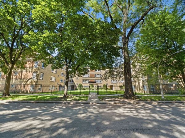 6112 N DAMEN Avenue, Unit 2, Chicago, IL 60659