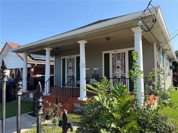 8933 BELFAST Street , New Orleans, LA 70118