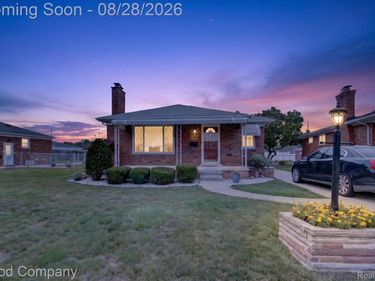24910 Manhattan Street, St Clair Shores, Mi 48080