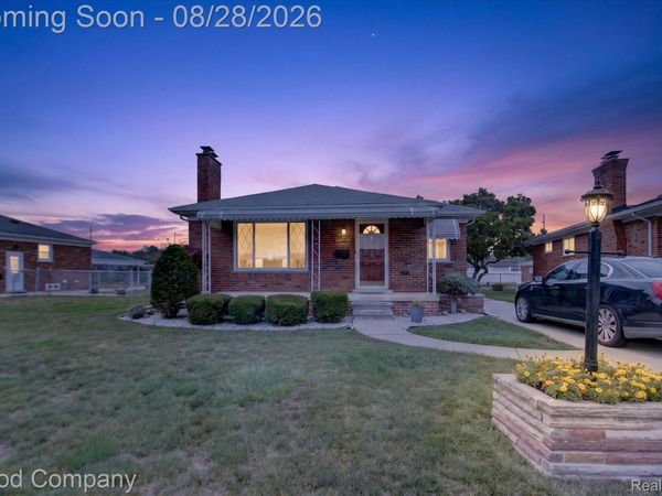 24910 Manhattan Street, St Clair Shores, Mi 48080
