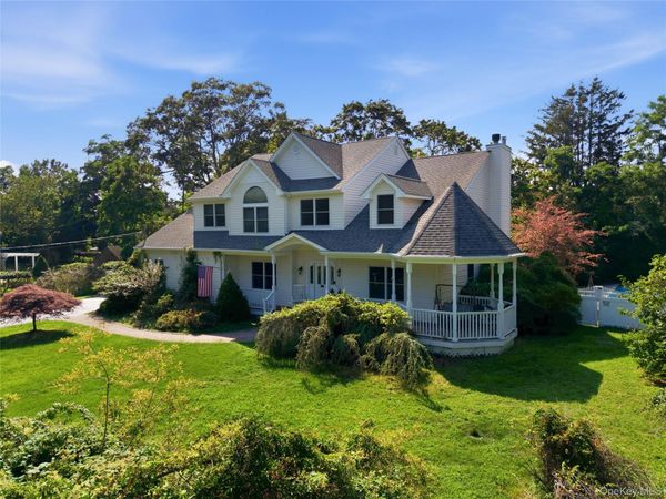 204 Melrose Parkway , Patchogue, NY 11772