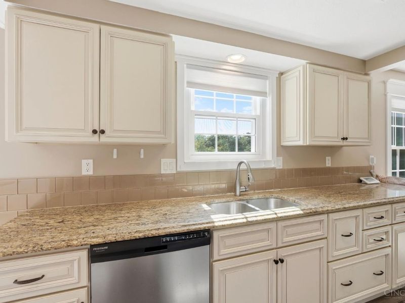 5246 Orchardridge Court, Green Township, OH 45239 Photo 11