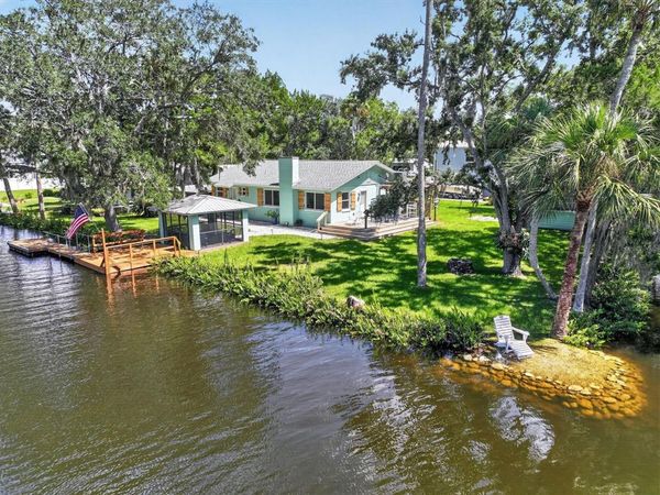 6086 ISLAND DRIVE , WEEKI WACHEE, FL 34607