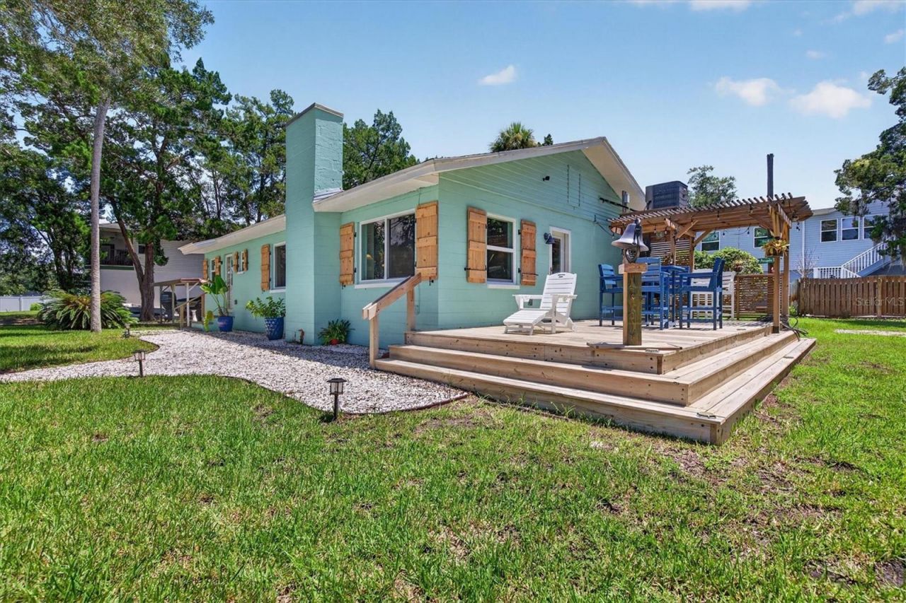 6086 Island Drive , Weeki Wachee, FL 34607 Photo