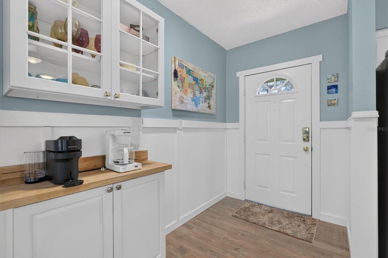 6086 Island Drive , Weeki Wachee, FL 34607 Photo
