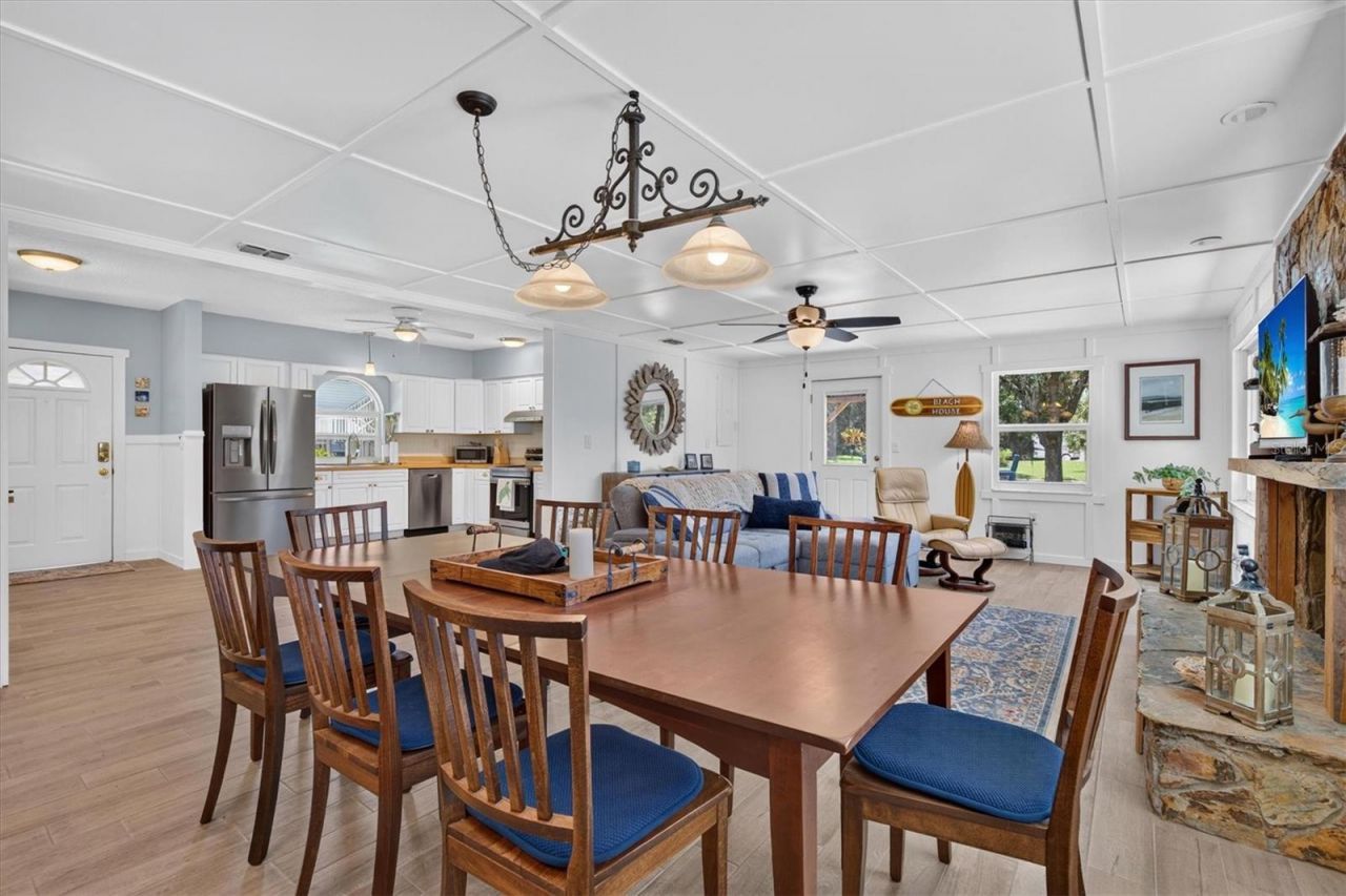 6086 Island Drive , Weeki Wachee, FL 34607 Photo