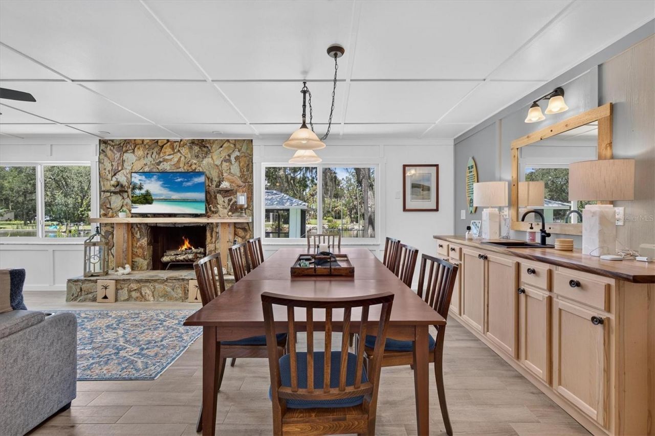 6086 Island Drive , Weeki Wachee, FL 34607 Photo