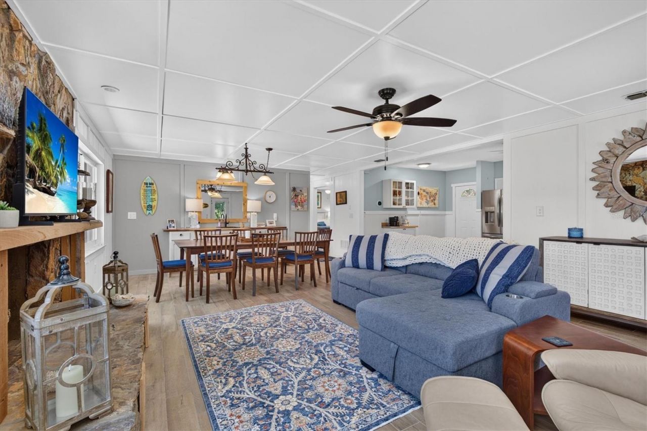 6086 Island Drive , Weeki Wachee, FL 34607 Photo