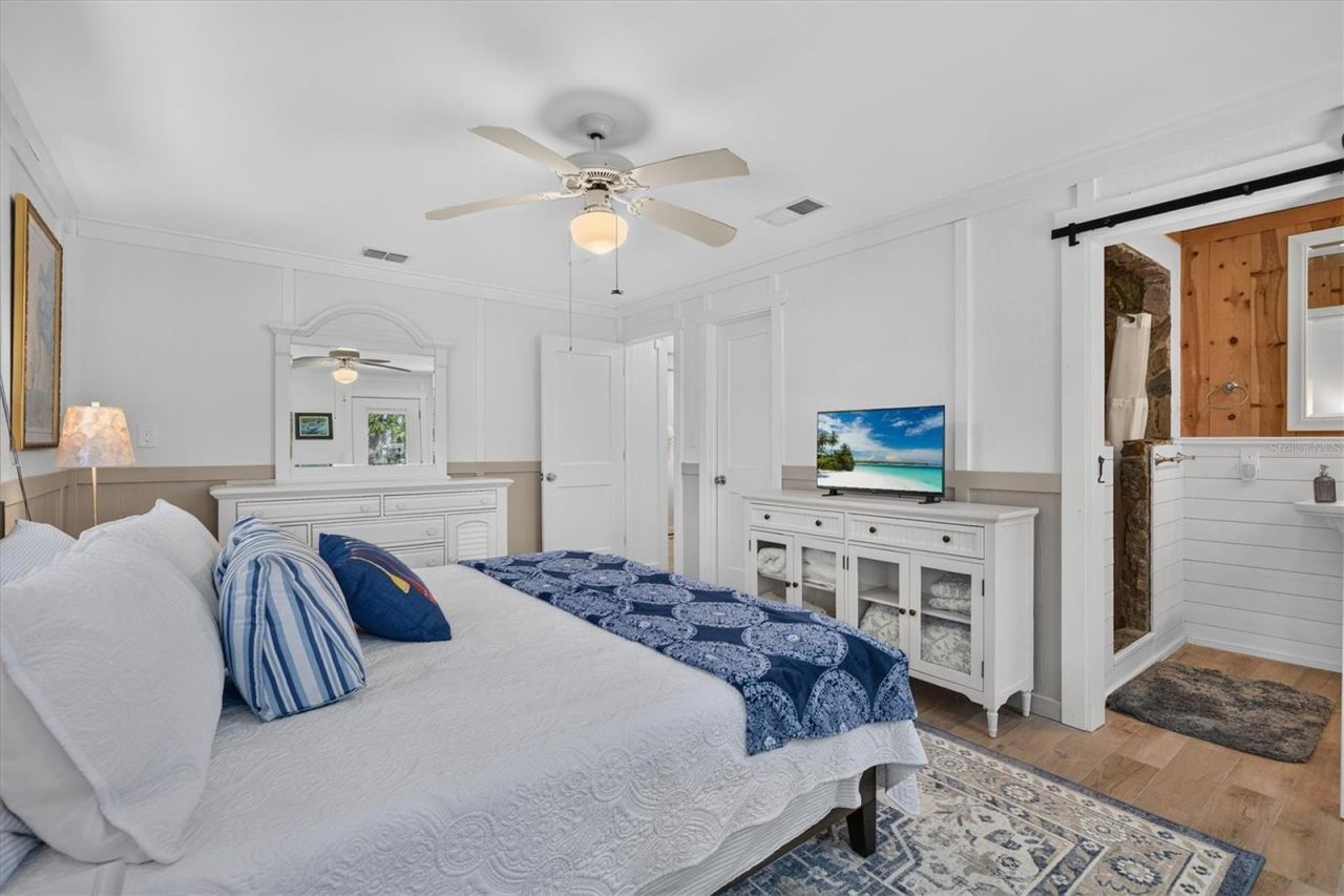 6086 Island Drive , Weeki Wachee, FL 34607 Photo