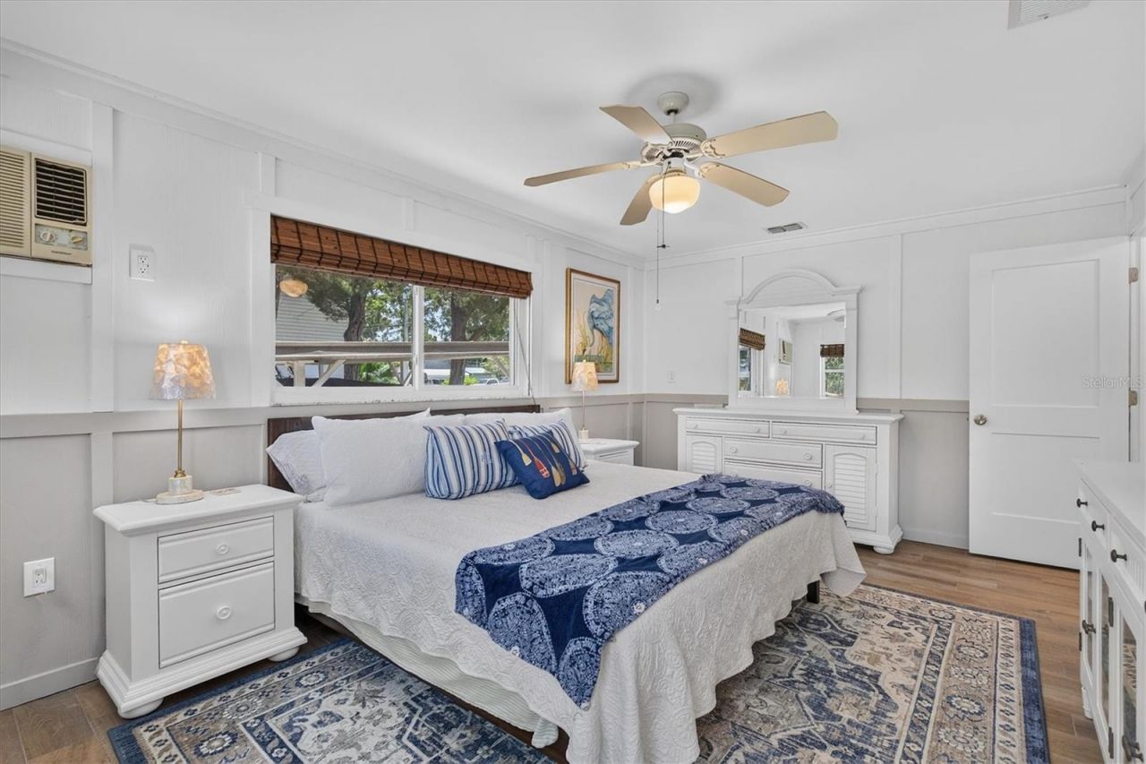 6086 Island Drive , Weeki Wachee, FL 34607 Photo