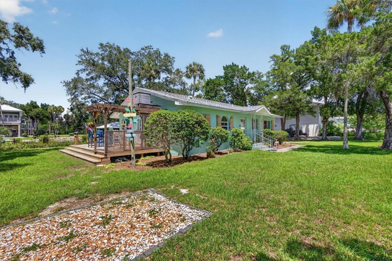 6086 Island Drive , Weeki Wachee, FL 34607 Photo
