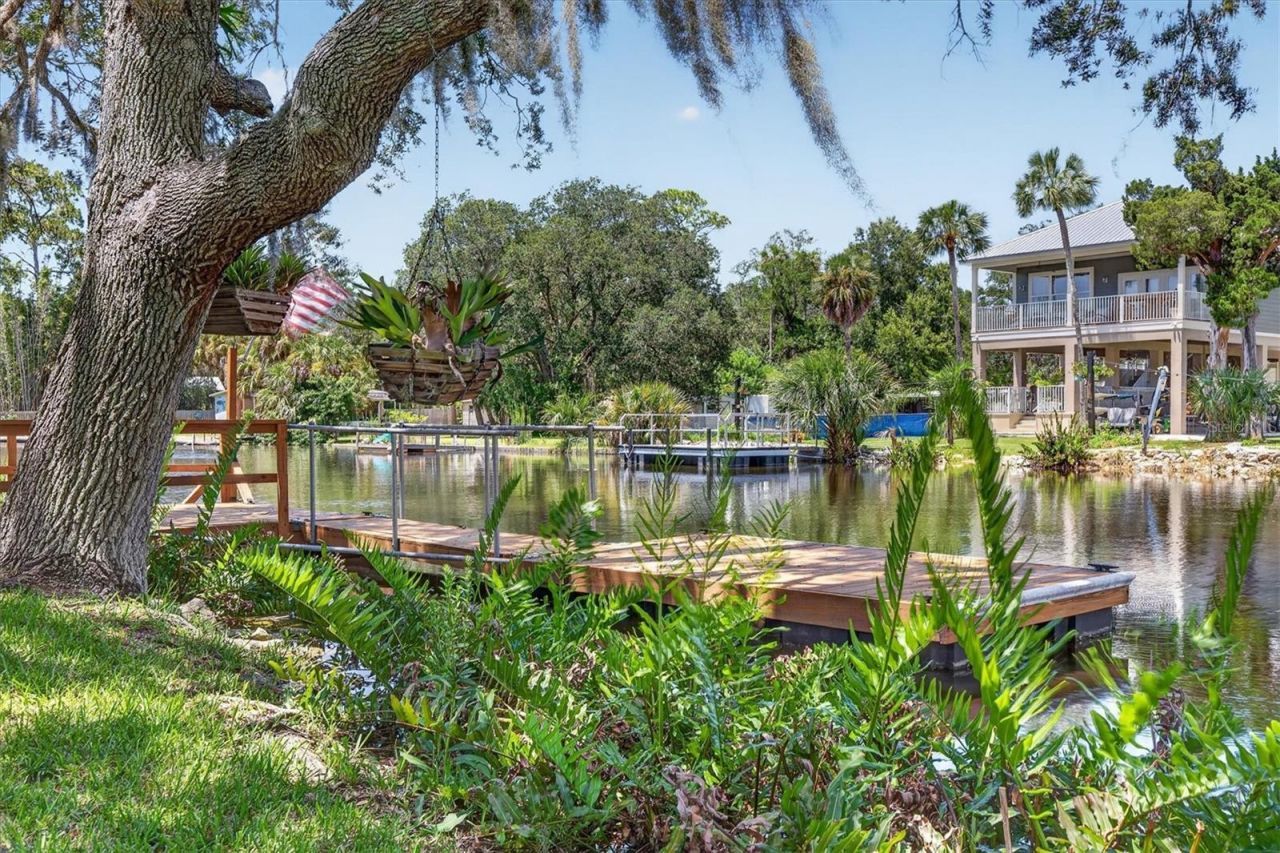 6086 Island Drive , Weeki Wachee, FL 34607 Photo