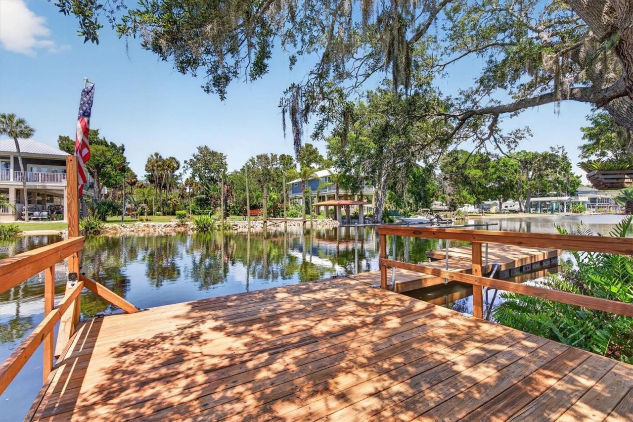 6086 Island Drive , Weeki Wachee, FL 34607 Photo