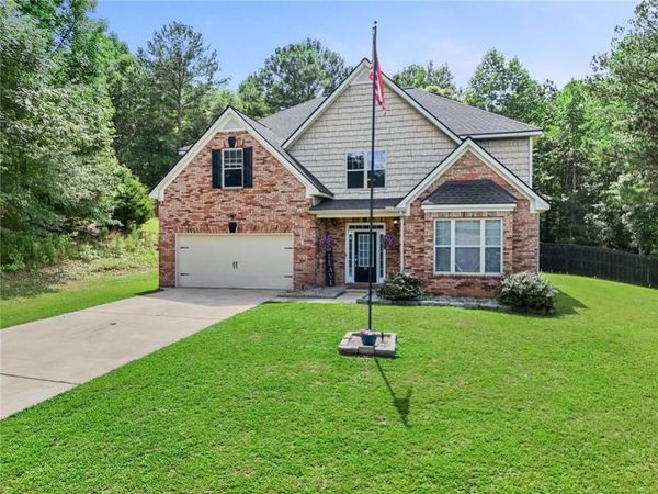 84 Blossom Lane , Newnan, GA 30263