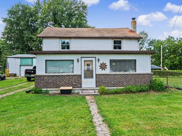 1073 Decliff Road N, La Rue, OH 43332