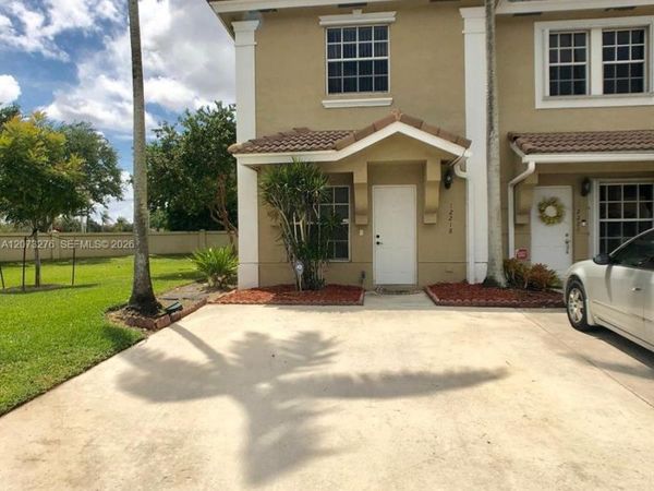 12218 SW 8th Ct , Pembroke Pines, FL 33025
