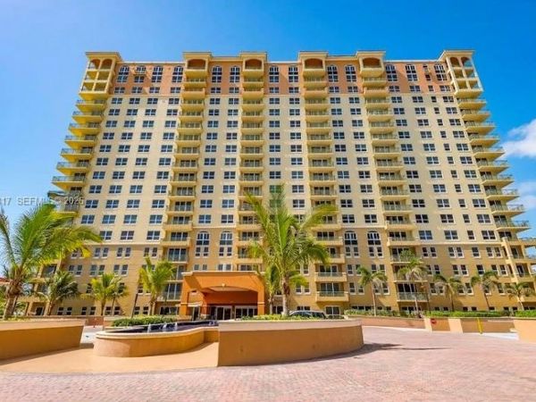 Unit 1611, Hallandale Beach, FL 33009