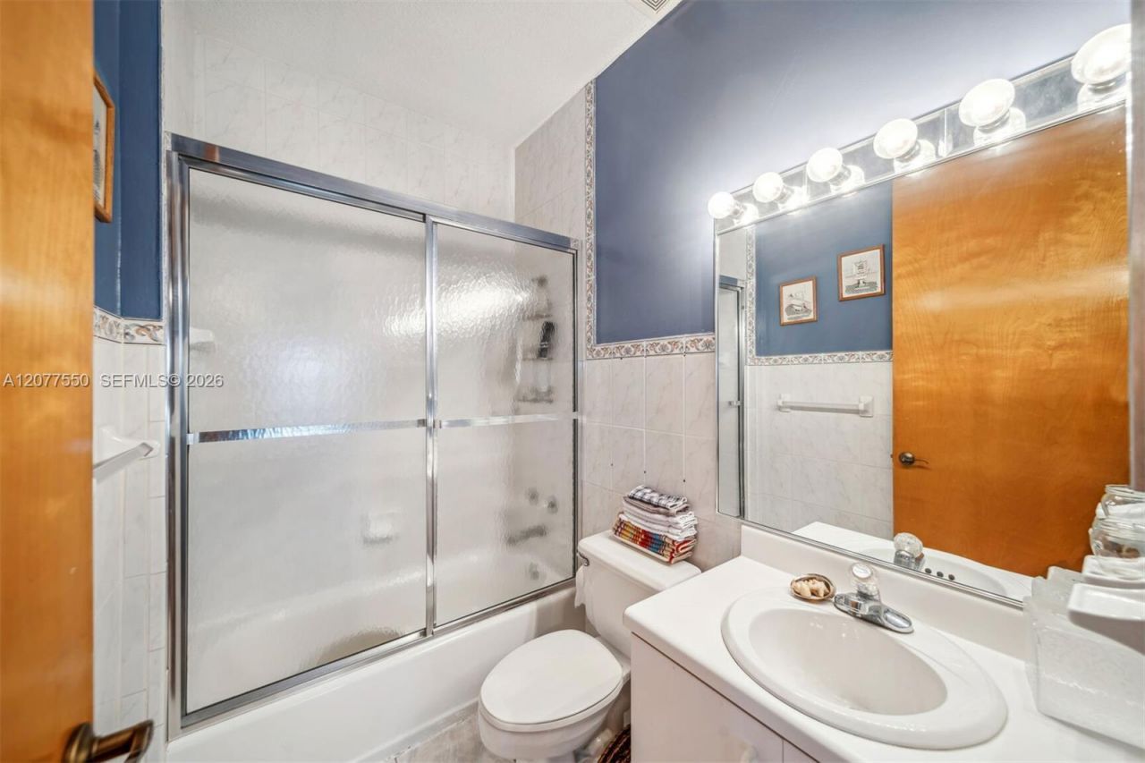 9008 Collins Ave, Unit 402, Surfside, FL 33154 Photo
