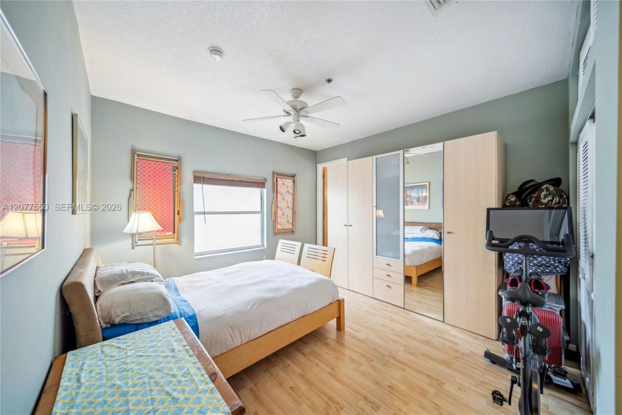 9008 Collins Ave, Unit 402, Surfside, FL 33154 Photo