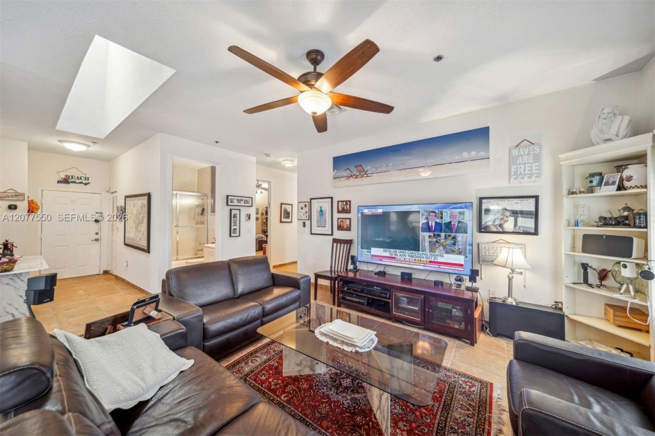 9008 Collins Ave, Unit 402, Surfside, FL 33154 Photo