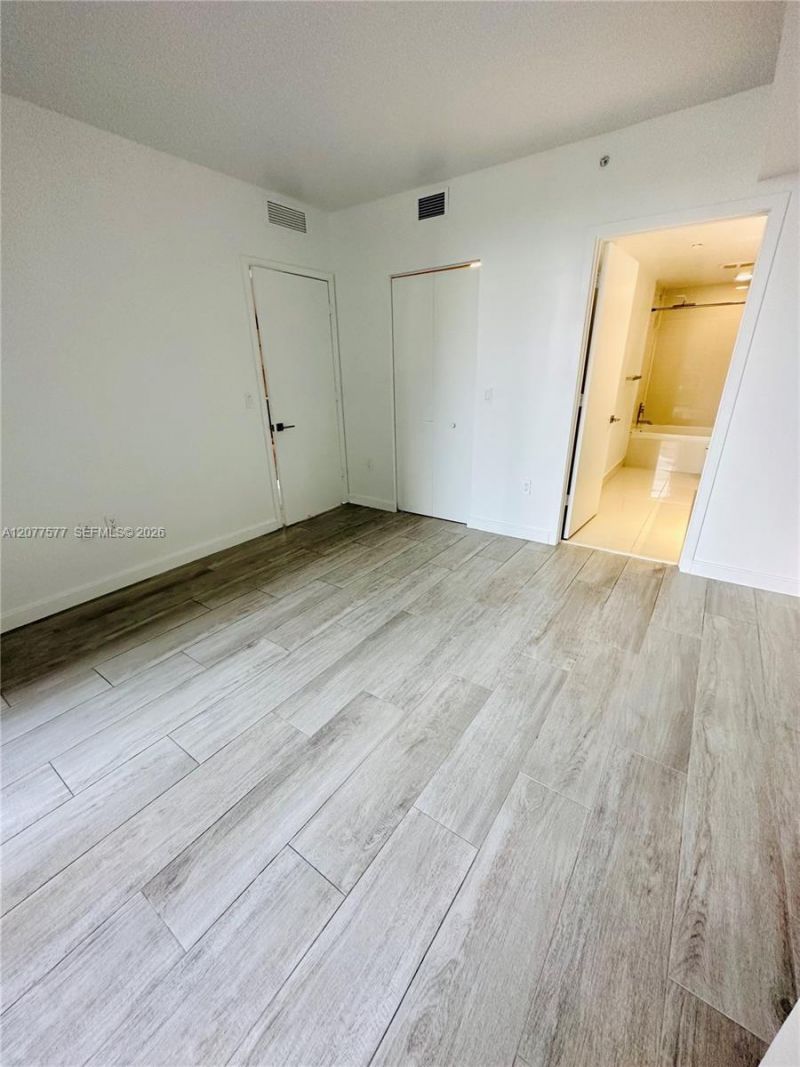 45 SW 9th St , Unit 1202, Miami, FL 33130 Photo
