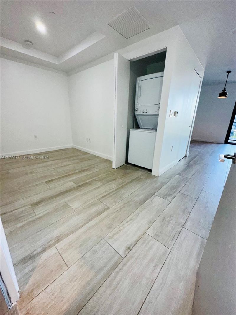 45 SW 9th St , Unit 1202, Miami, FL 33130 Photo