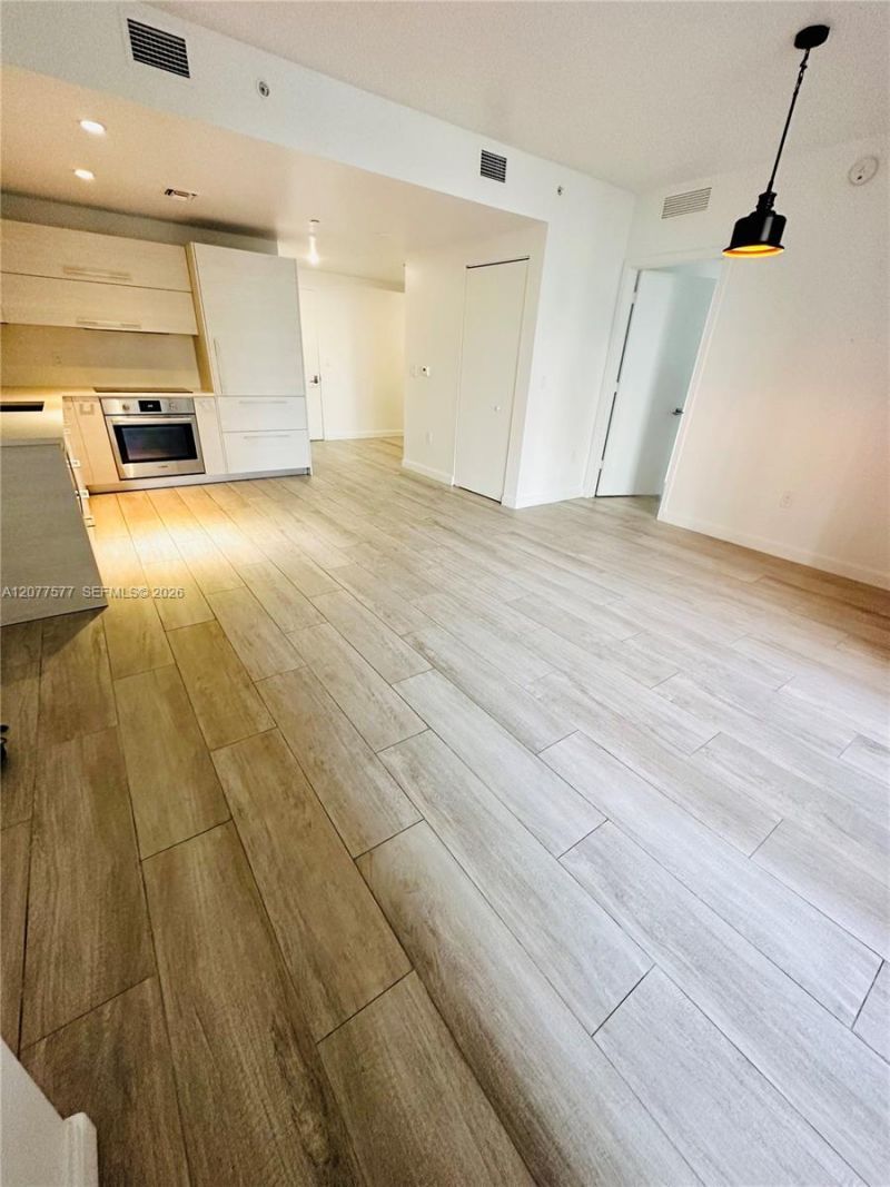 45 SW 9th St , Unit 1202, Miami, FL 33130 Photo