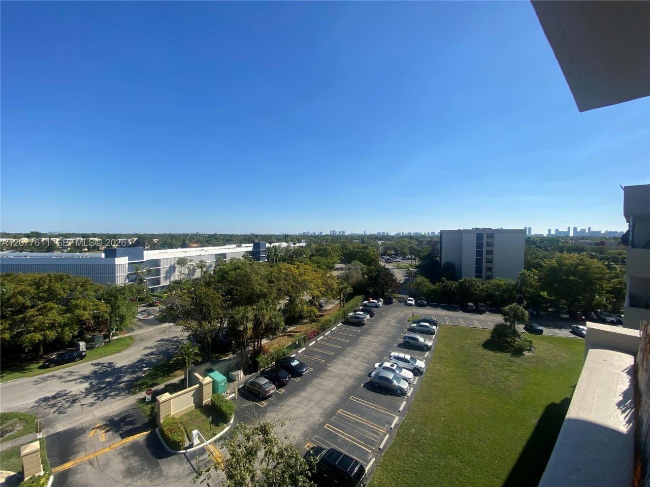800 NE 195th St, Unit 709, Miami, FL 33179 Photo