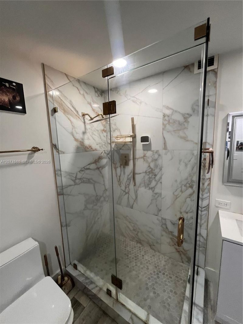 800 NE 195th St, Unit 709, Miami, FL 33179 Photo