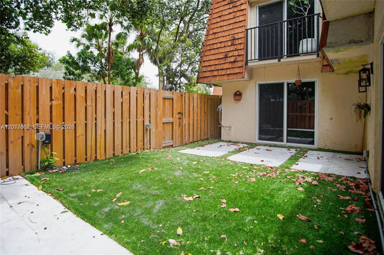 2161 Orange Grove Dr, Unit A-9, Davie, FL 33324 Photo