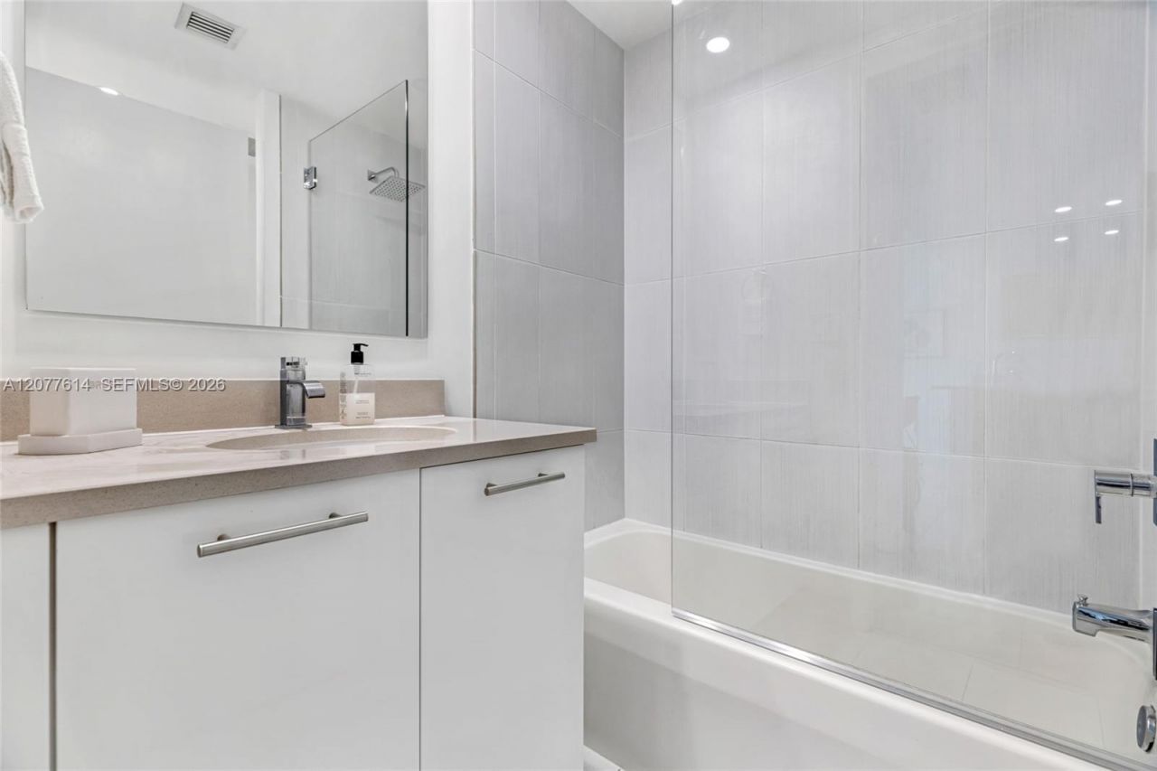 3250 NE 1st Ave , Unit 605, Miami, FL 33137 Photo