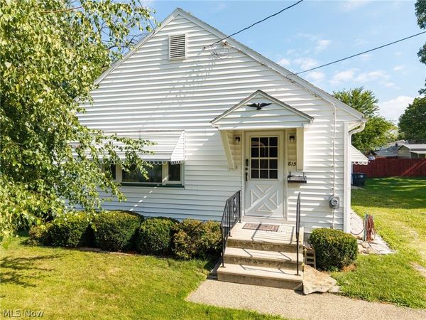 815 Iona Avenue , Akron, OH 44314