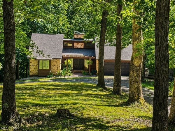 580 Ridgewood Boulevard , Belpre, OH 45714
