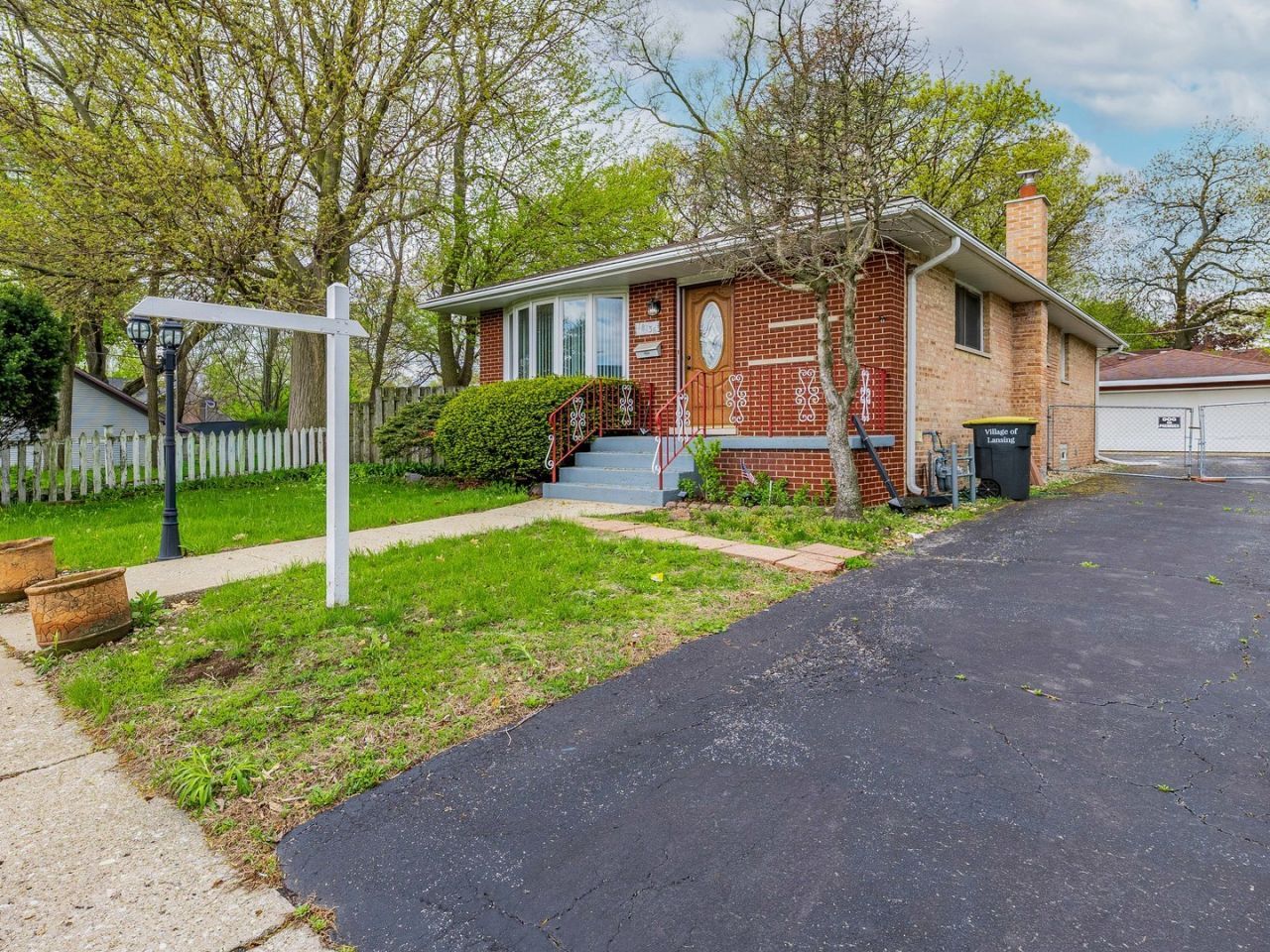 18136 Oakwood Avenue, Lansing, IL 60438 Main Photo