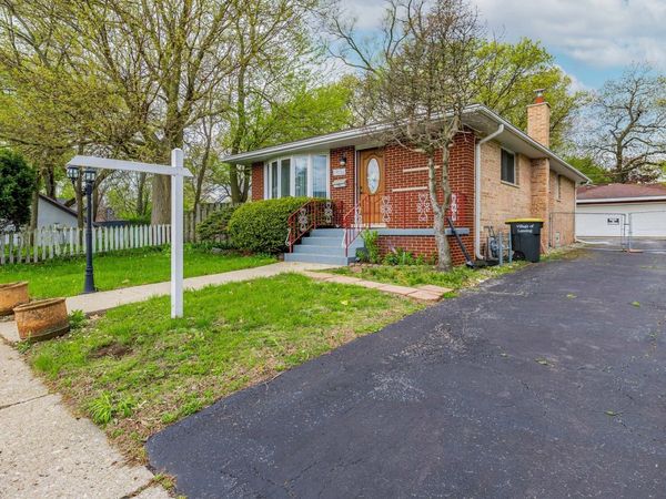 18136 Oakwood Avenue , Lansing, IL 60438