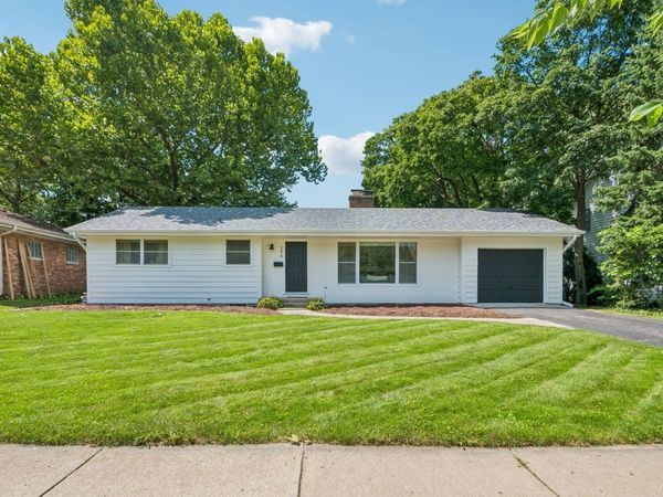 394 Bryant Avenue, Glen Ellyn, IL 60137