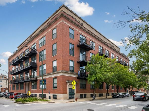 3500 S Sangamon Street , Unit 208, Chicago, IL 60609