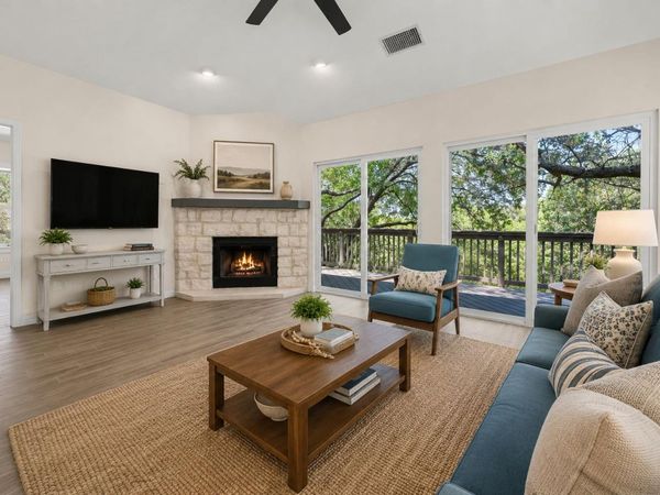 415 Hazeltine DR, Lakeway, TX 78734