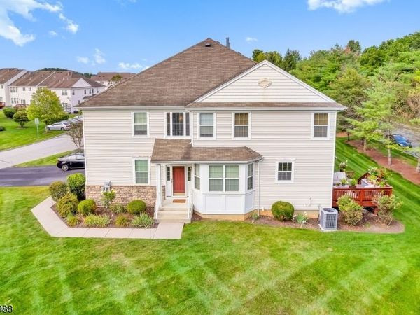40 Indian Field Dr, Hardyston, NJ 07419