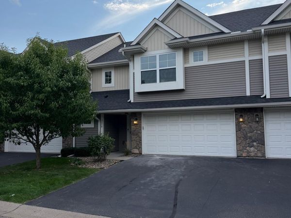 3278 Lakewood Trail, Woodbury, MN 55129