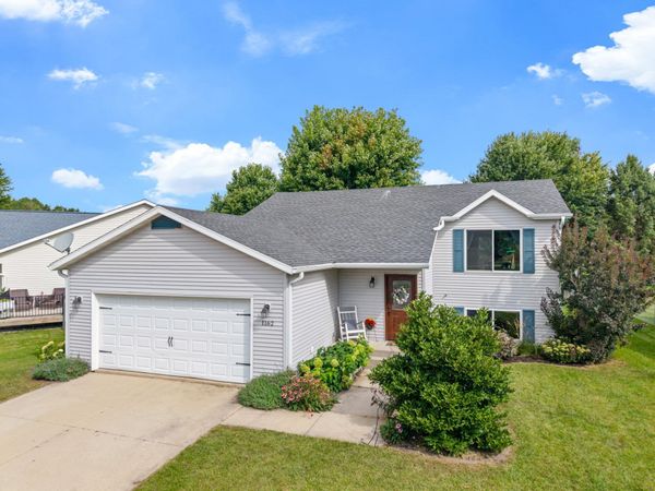 1162 Peregrine Drive SE, Rochester, MN 55904