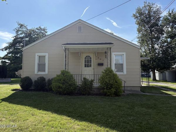 807 Court Street, Wapakoneta, OH 45895